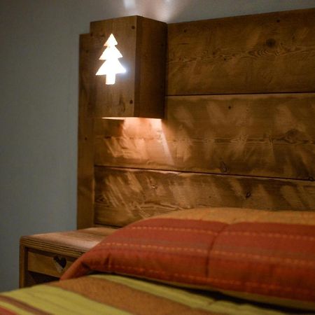 Chalet Della Guida บาร์โดเนกเกีย ภายนอก รูปภาพ