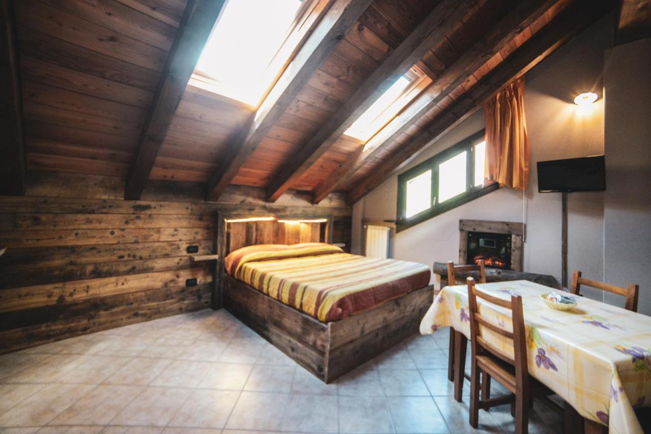 Chalet Della Guida บาร์โดเนกเกีย ภายนอก รูปภาพ
