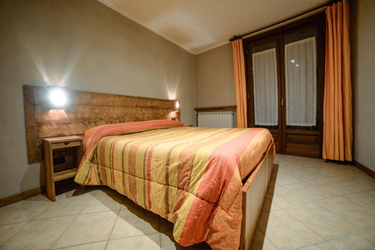 Chalet Della Guida บาร์โดเนกเกีย ภายนอก รูปภาพ