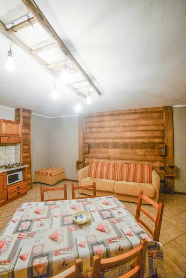 Chalet Della Guida บาร์โดเนกเกีย ภายนอก รูปภาพ