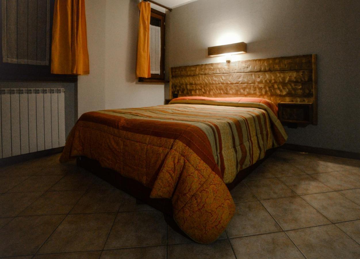 Chalet Della Guida บาร์โดเนกเกีย ภายนอก รูปภาพ