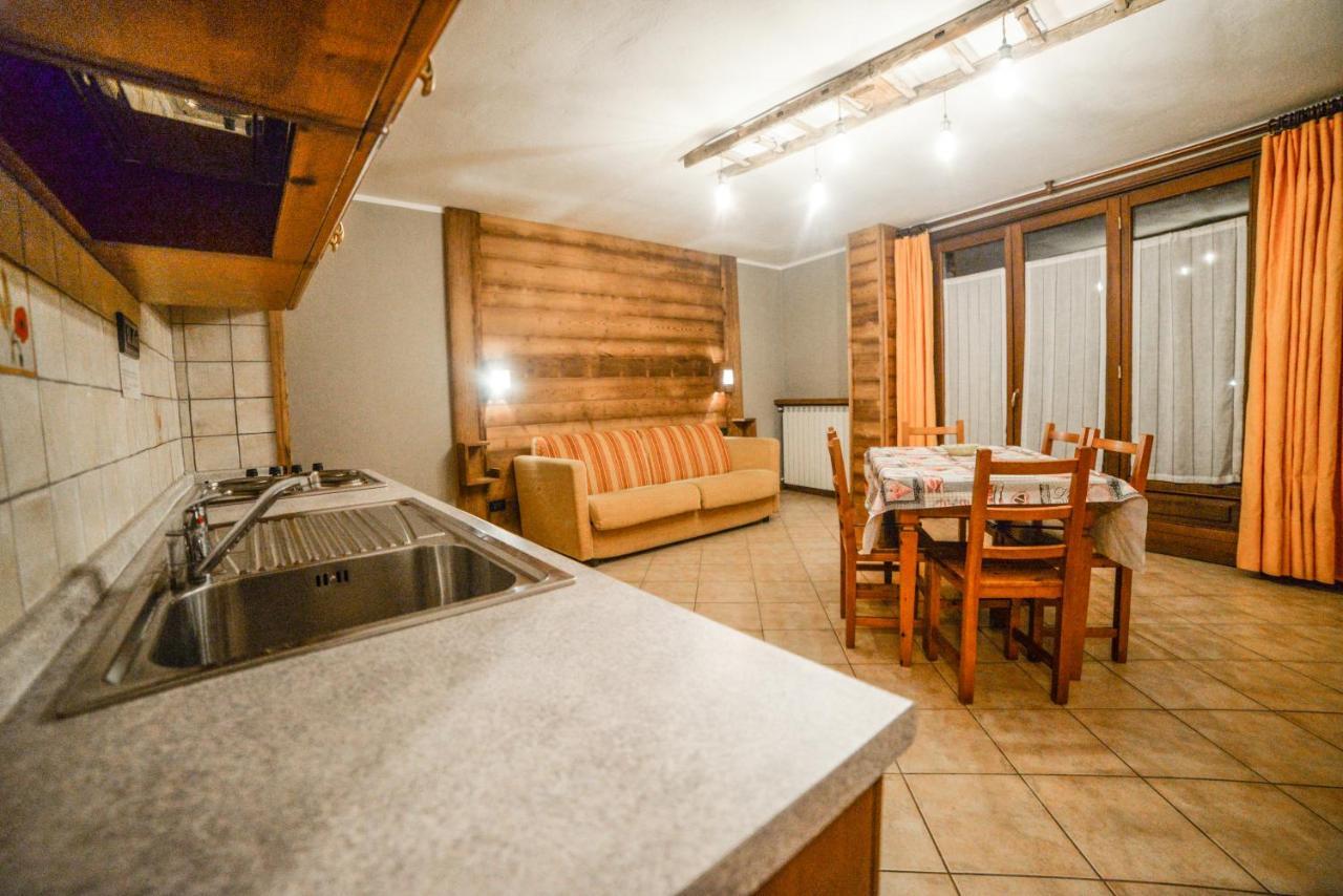 Chalet Della Guida บาร์โดเนกเกีย ภายนอก รูปภาพ