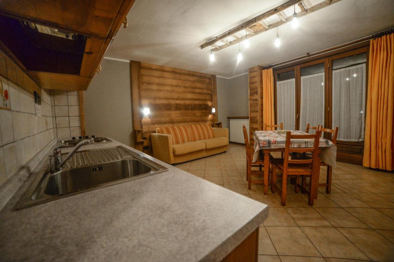 Chalet Della Guida บาร์โดเนกเกีย ภายนอก รูปภาพ